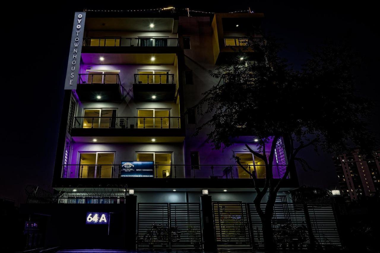 Super Townhouse Tipsyy Near Bestech Central Square Mall Gurgaon Exterior photo