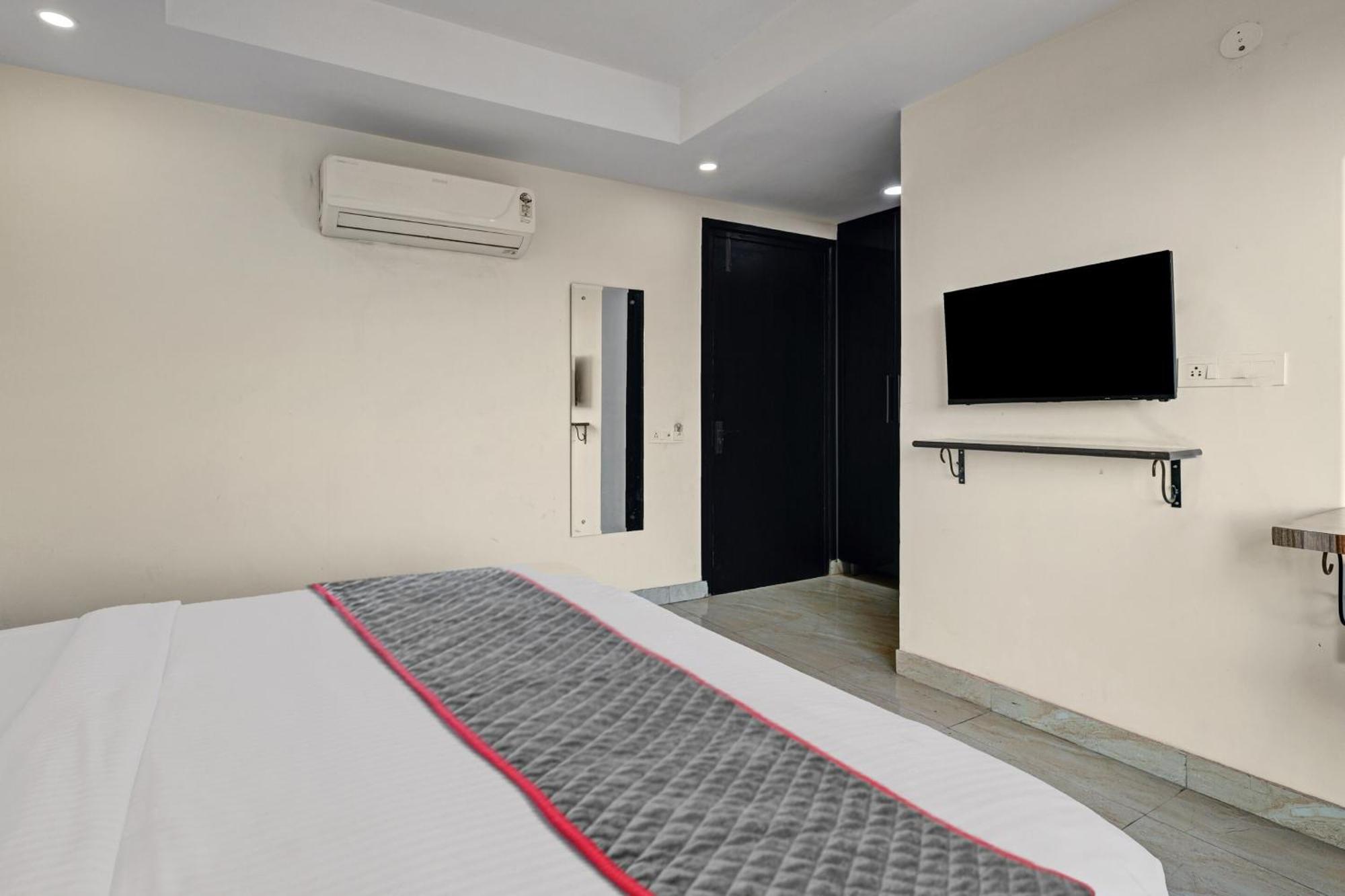 Super Townhouse Tipsyy Near Bestech Central Square Mall Gurgaon Exterior photo